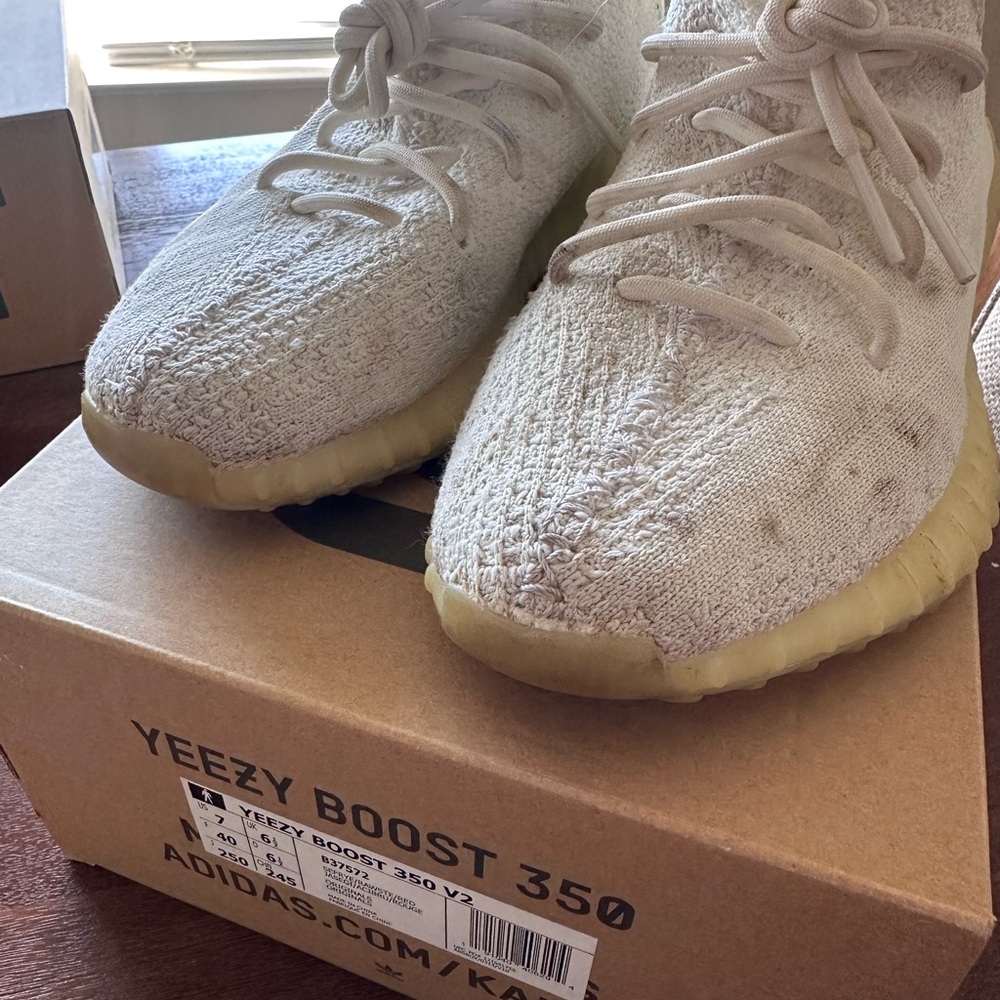 Adidas Yeezy Boost 350 V2 Sneakers